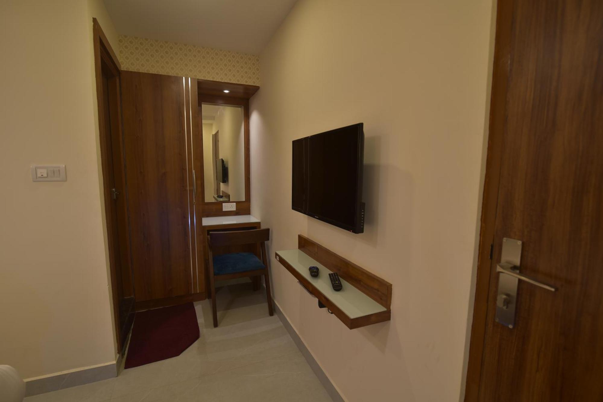 Address 24 Inn Bengaluru Zewnętrze zdjęcie