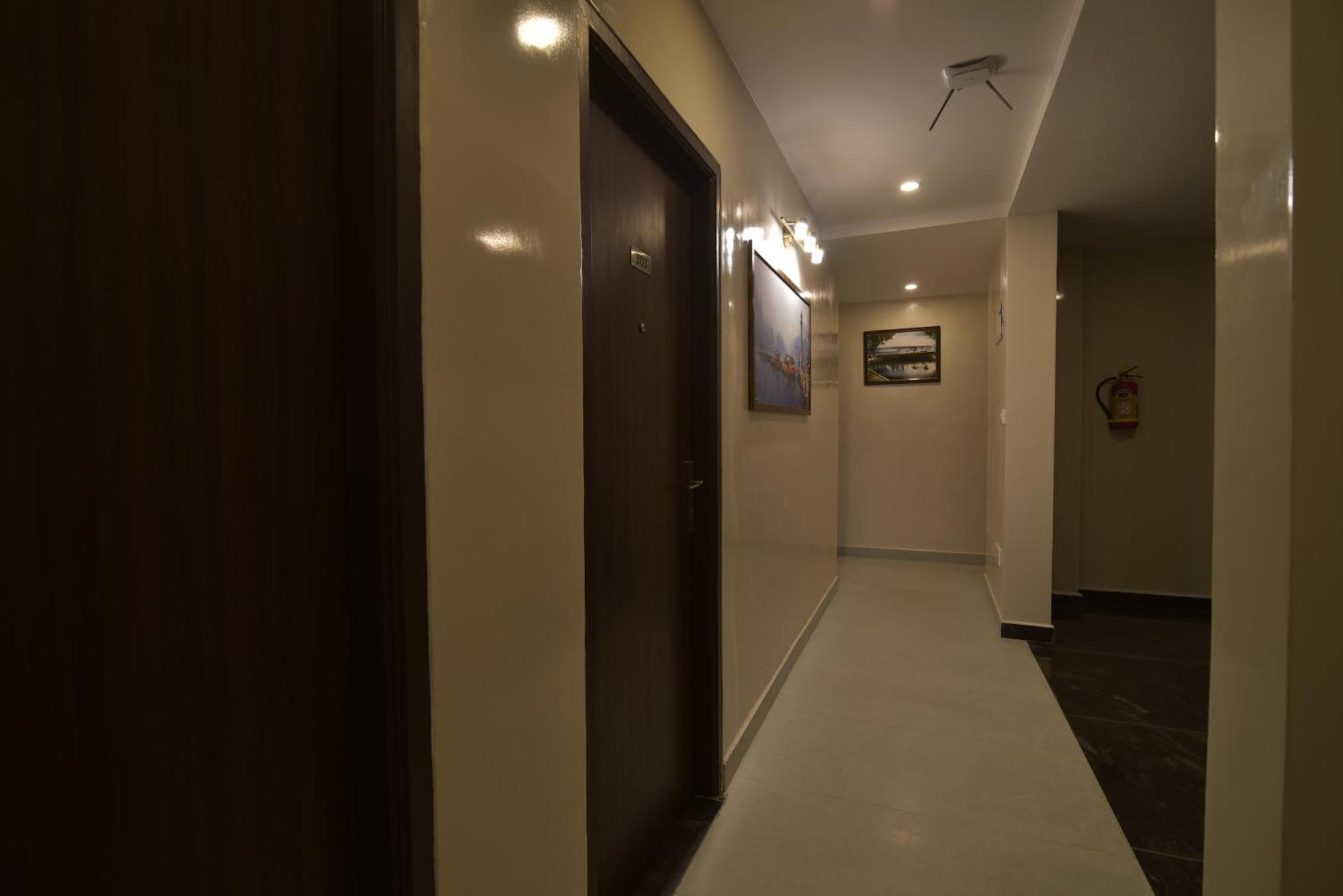 Address 24 Inn Bengaluru Zewnętrze zdjęcie